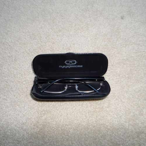 Carl H. review of Small Hard Eyeglass Case & Reading Glasses Case w/ Cloth (S5 Pink) image 1 out of 1
