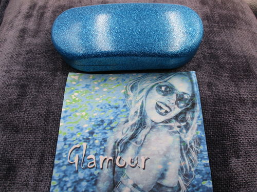 Rachel D. review of Hard Sunglasses Case - Trendy Printed Microfiber Cloths - Glitter Finish image 1 out of 1
